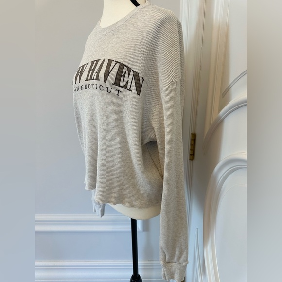 Harlow Cream Full Sleeve 100% Cotton Top: New Haven Connecticut (Size Small) - Picture 3 of 7